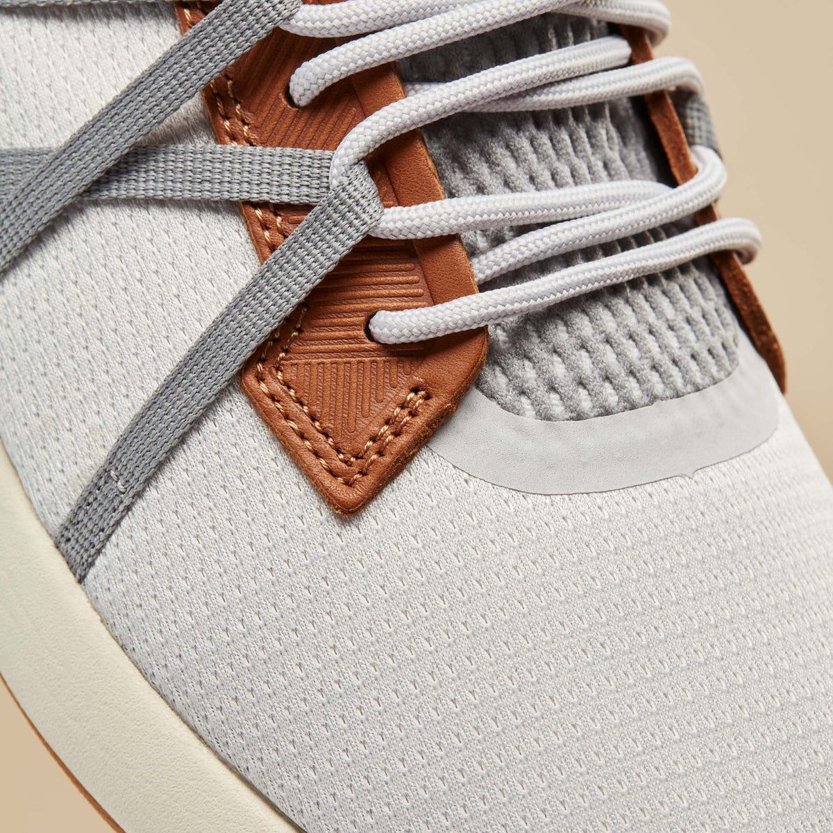 Men Mio Lī Men's Athletic Shoes - Mist Grey / Poi| OluKai