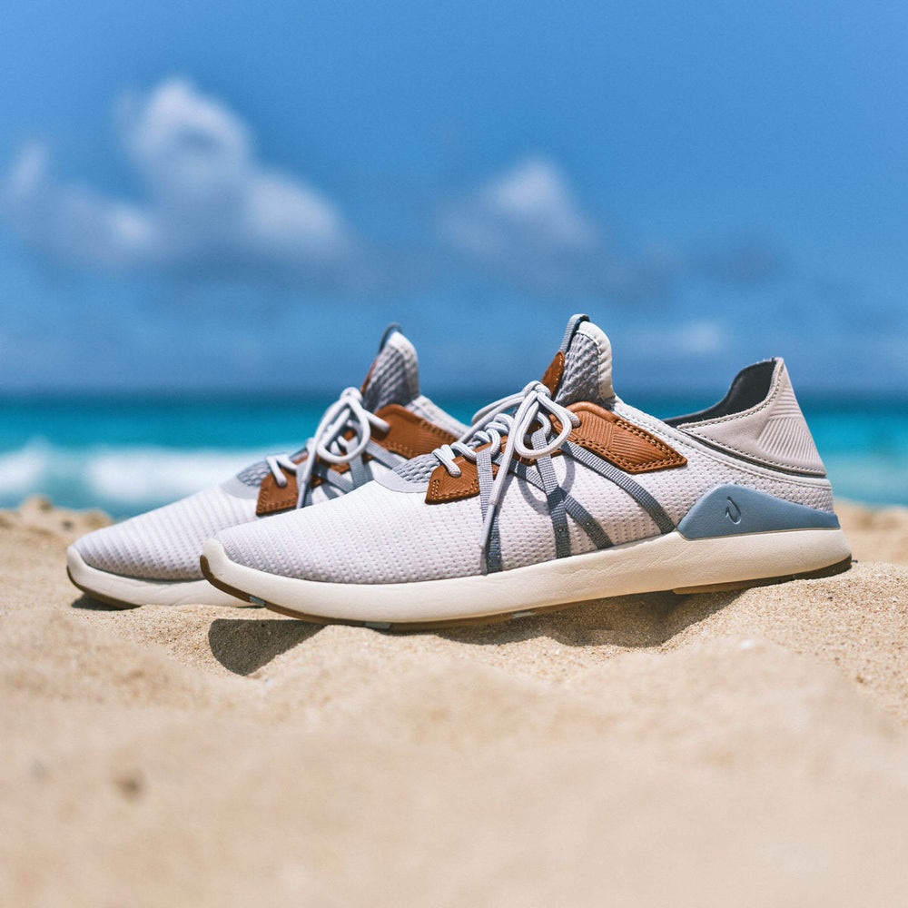 Men Mio Lī Men's Athletic Shoes - Mist Grey / Poi| OluKai
