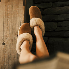 Women Ku‘i Women‘s Slip-On Slippers - Tan / Bone| OluKai