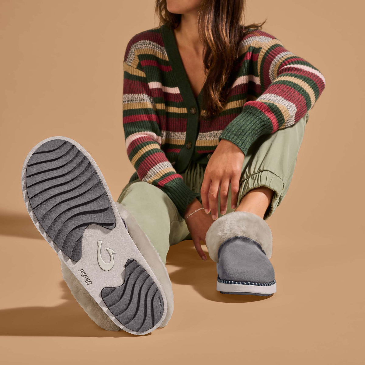 Women Ku‘i Women’s Fuzzy Slip-On Slippers - Fog| OluKai